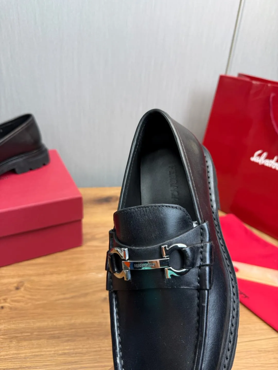 Men's shoes 💰880💰 Ferragamo. [Ferragamo] men's thick-soled loafers, the latest hot style, 1:1 original purchase quality, top quality, imported open-edge beaded cowhide leather on the upper, hand-made three-dimensional stitching highlights the round toe design, the inner foot pads are all imported cowhide, with original lightweight foam outsole, matching code 39-44, (38, 45 custom-made, non-refundable)
